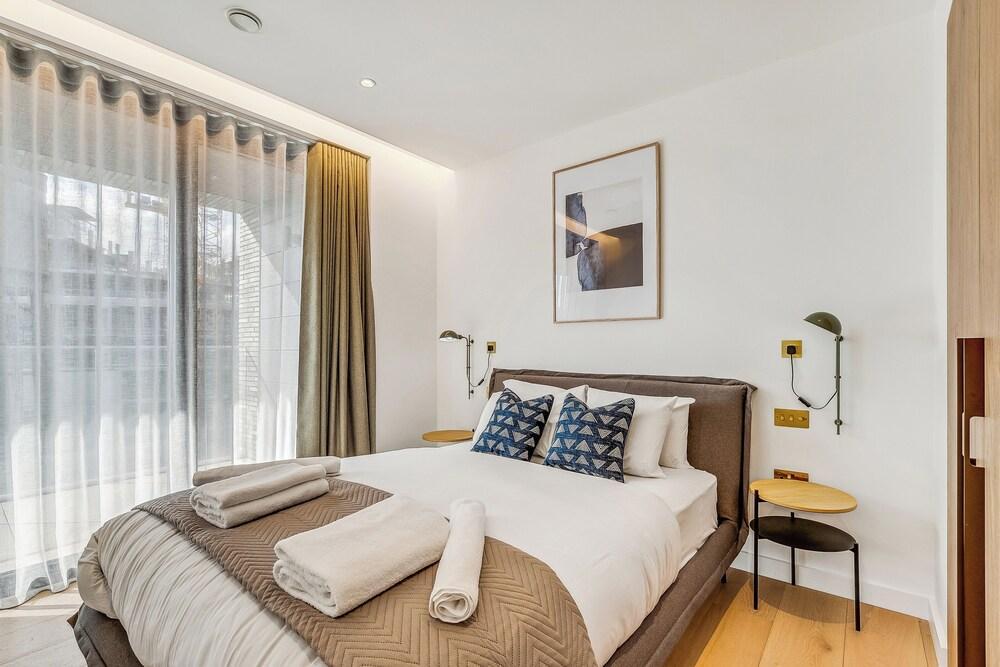 StayCozy Apartments in Kings Cross - Tap to explore photos