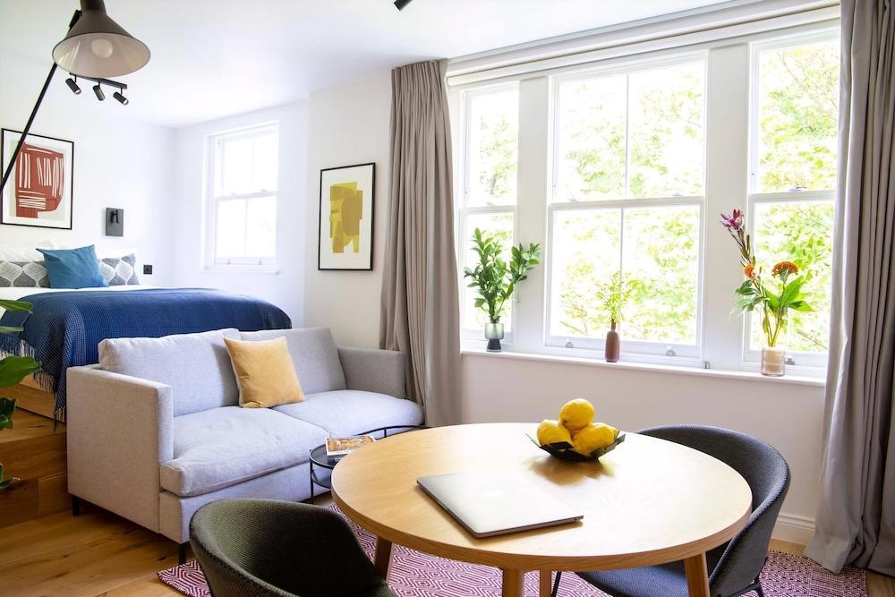 Coleherne Road Residence VIII