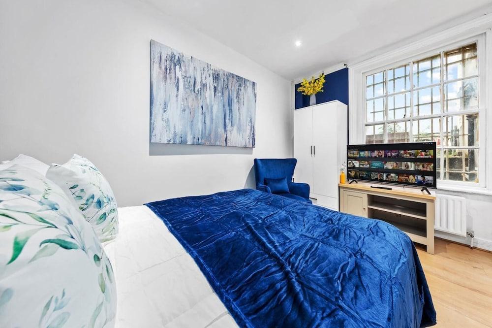 Remarkable 2-bed Apartment in Central London - Tap to explore photos