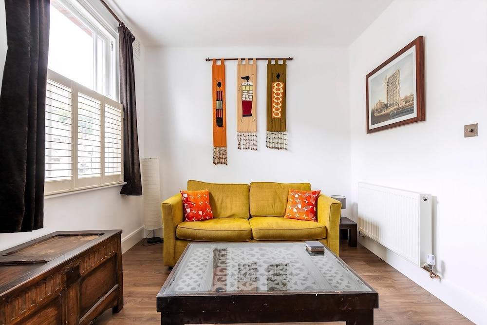 KBT - Charming Golborne Escape