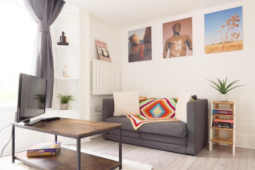 Summer Family Terrace Apartment - Central Location - Tap to explore photos
