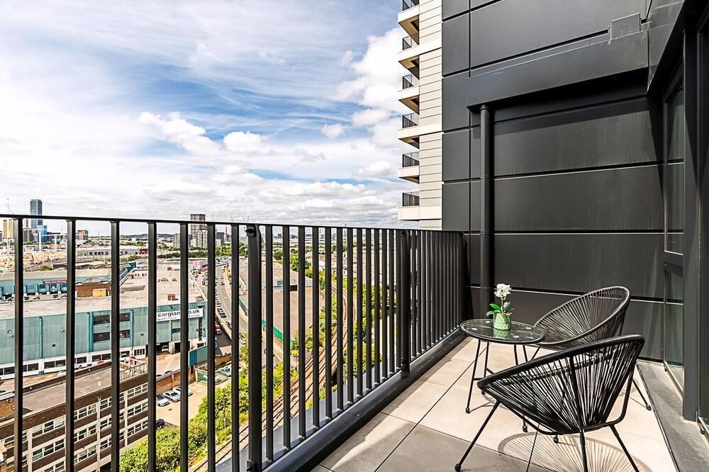 Contemporary Two Bedroom Apartment