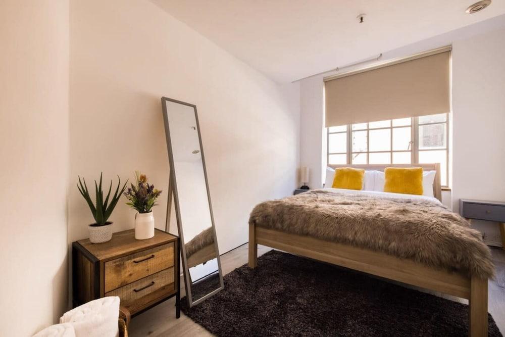 Soho Warehouse Loft With Concierge Lift - Tap to explore photos