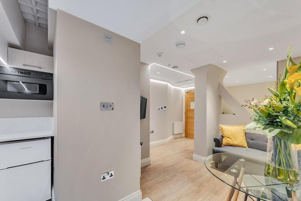 Cleveland Residences Farringdon - Tap to explore photos