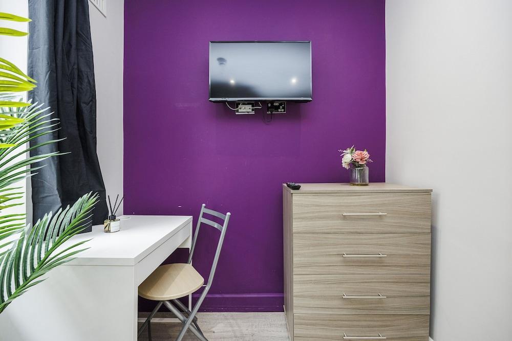 Quality Spitalfields Accommodations - Tap to explore photos