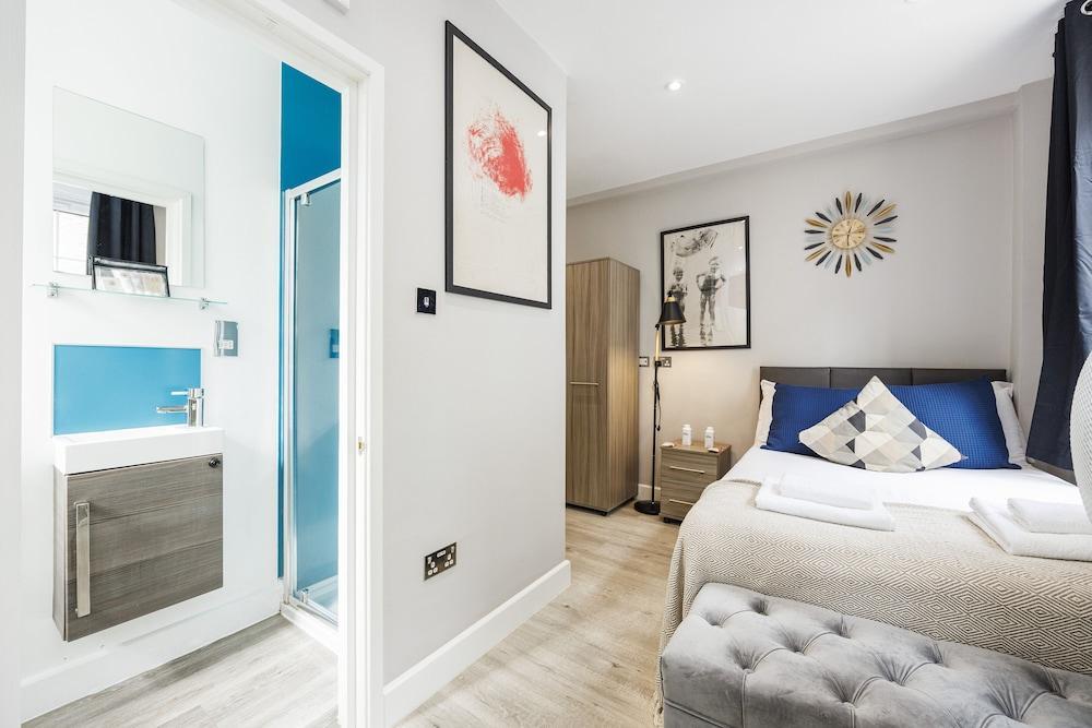 Quality Spitalfields Accommodations - Tap to explore photos