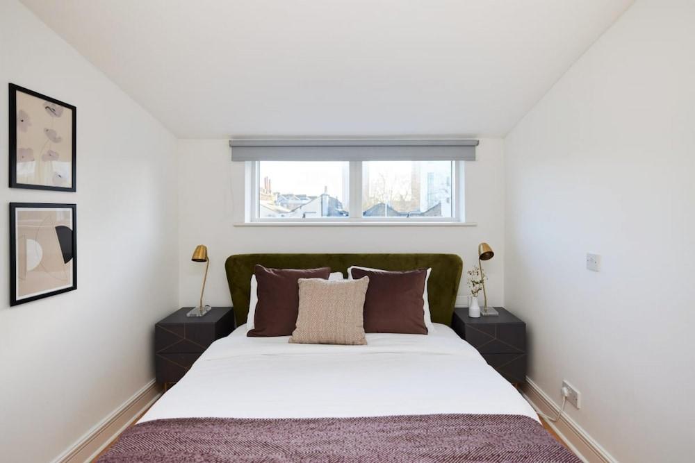 The Camden Town Escape - Amazing 3bdr House With Parking Balcony - Tap to explore photos