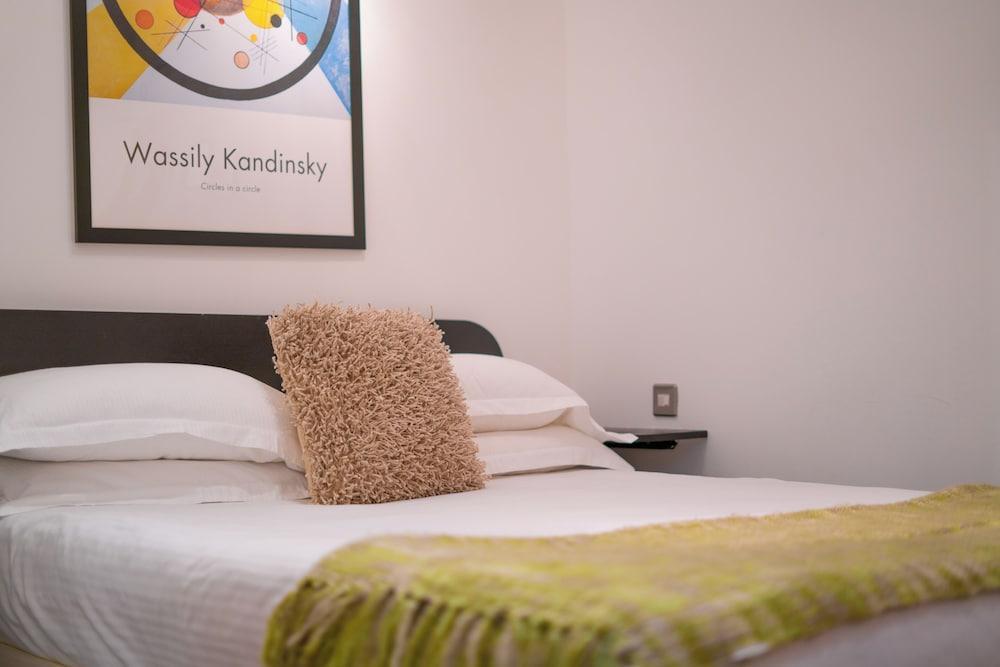 Pod Rooms - Nell Gwynn House Apartments - Tap to explore photos