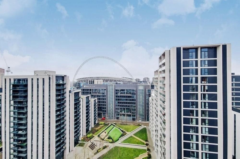 Your London Escape Luxurious 1 Bedroom Apartment - Tap to explore photos