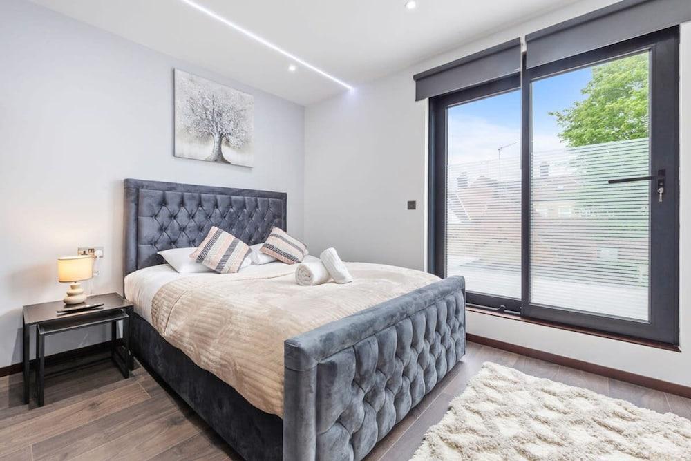 Serviced Luxury Studio Flat Golders Green Finchley