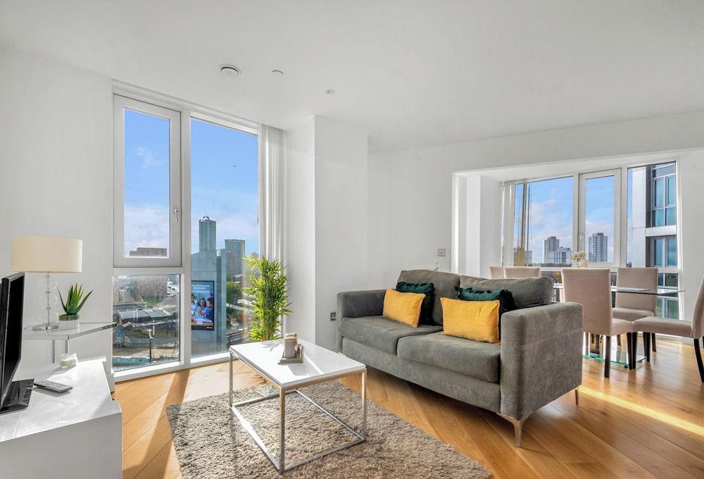 Two Bedroom Apartment in Stratford - Tap to explore photos