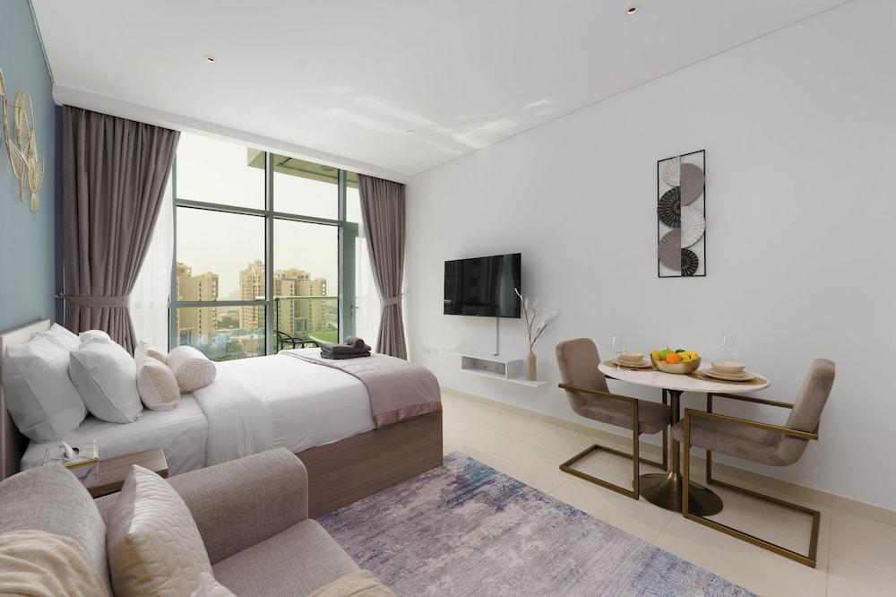 Marco Polo - New Studio | Private Beach | Infinity pool With View - Tap to explore photos