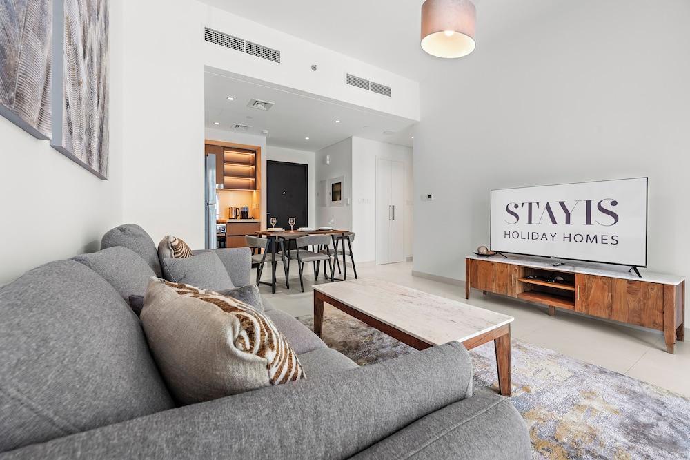 Stayis-Luxurious 1 Br Burj khalifa view - Tap to explore photos