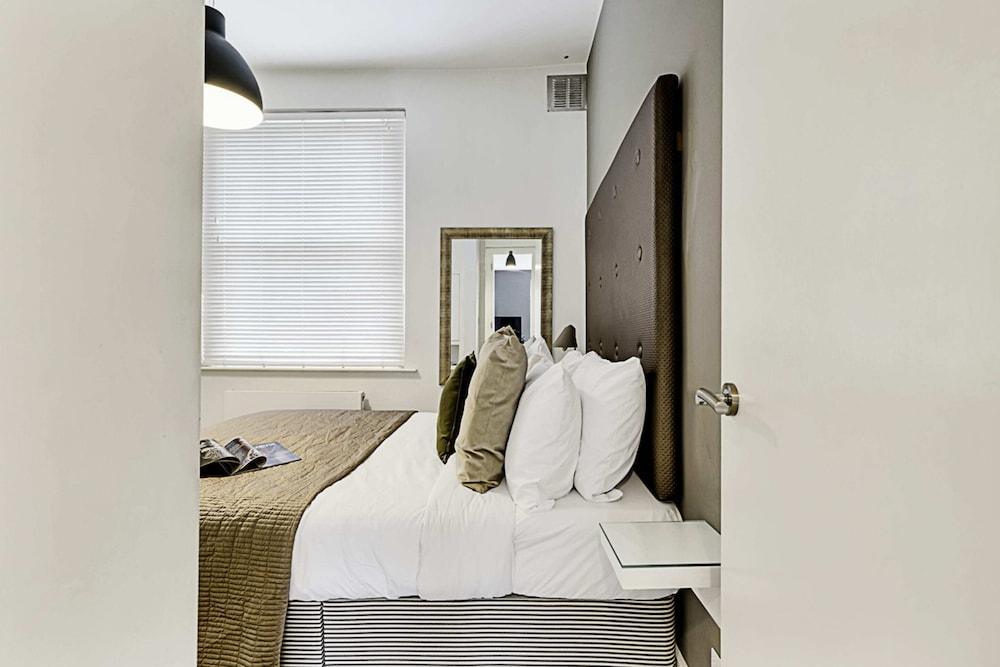 Chic 1 Bedroom Oasis Near Paddington - Tap to explore photos