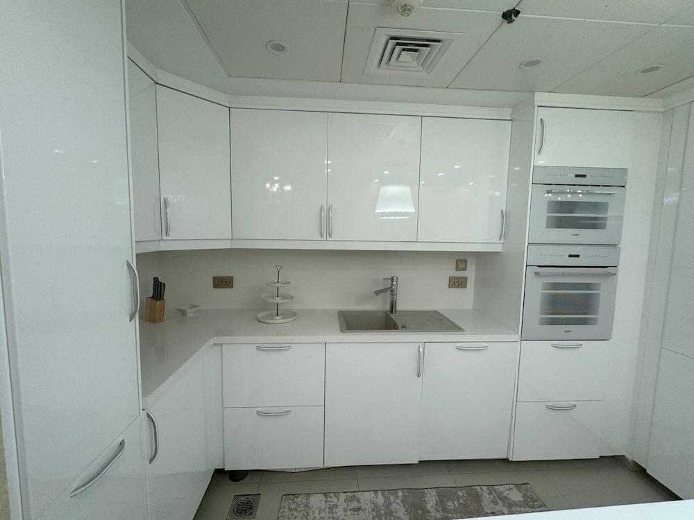 ROYAL BEACH RESIDENCES Room Type - Luxury Single Room, Sea View