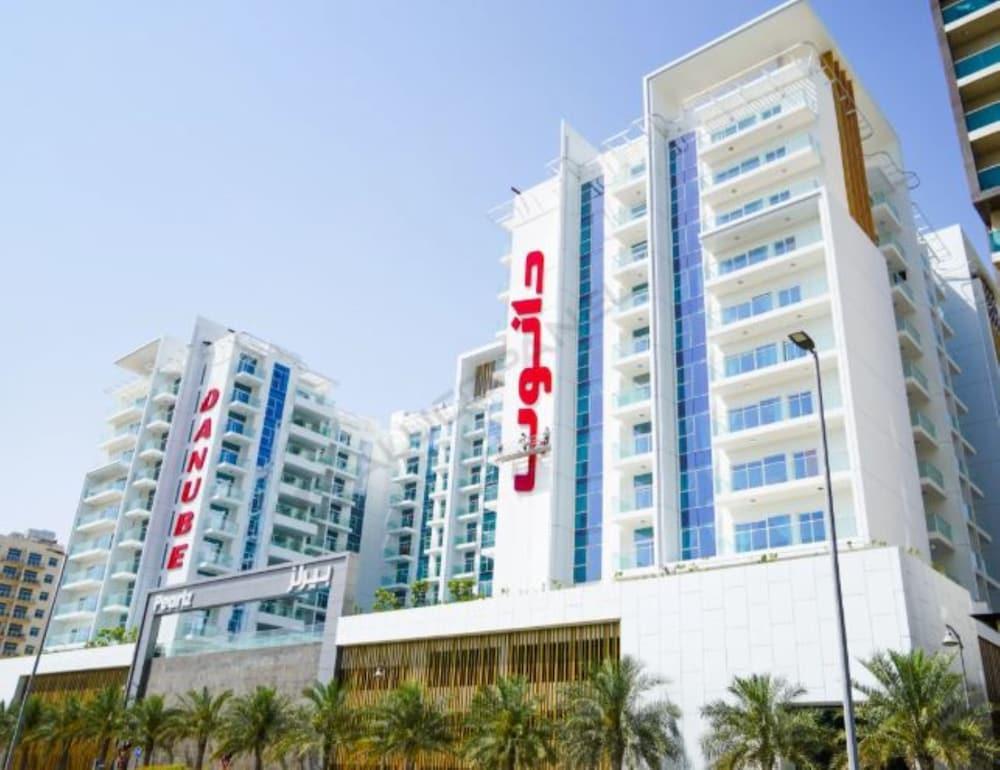 Spacious 1BR Apt in Pearlz by Danube