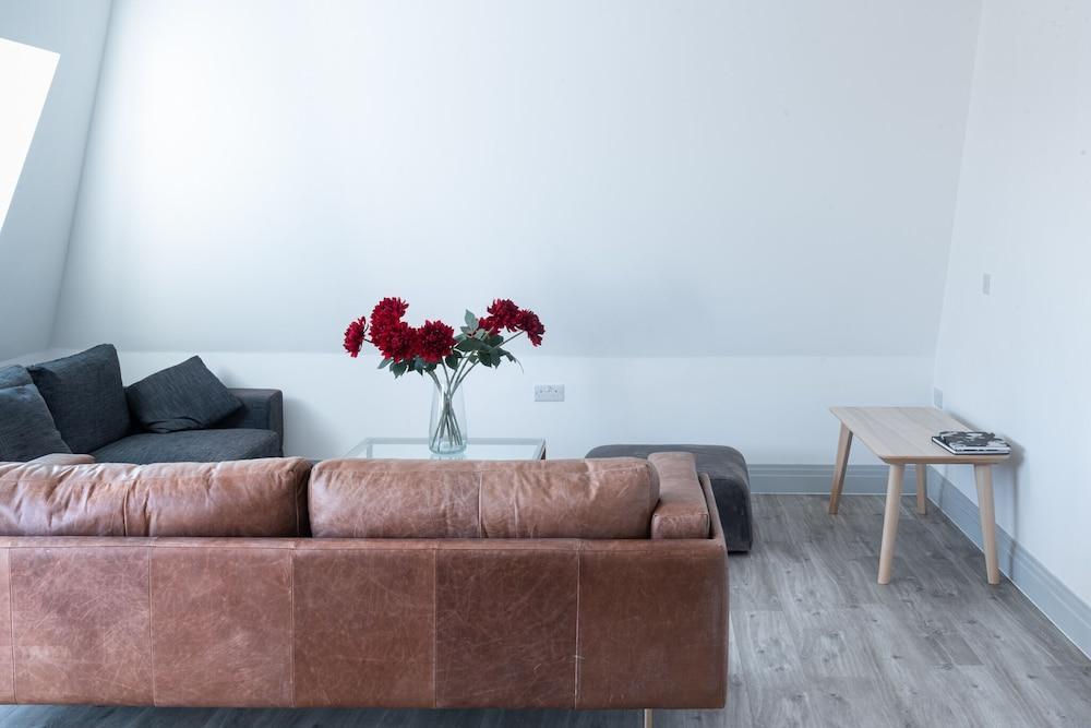 Brand new 2 bed flat with Amazing Views - Tap to explore photos
