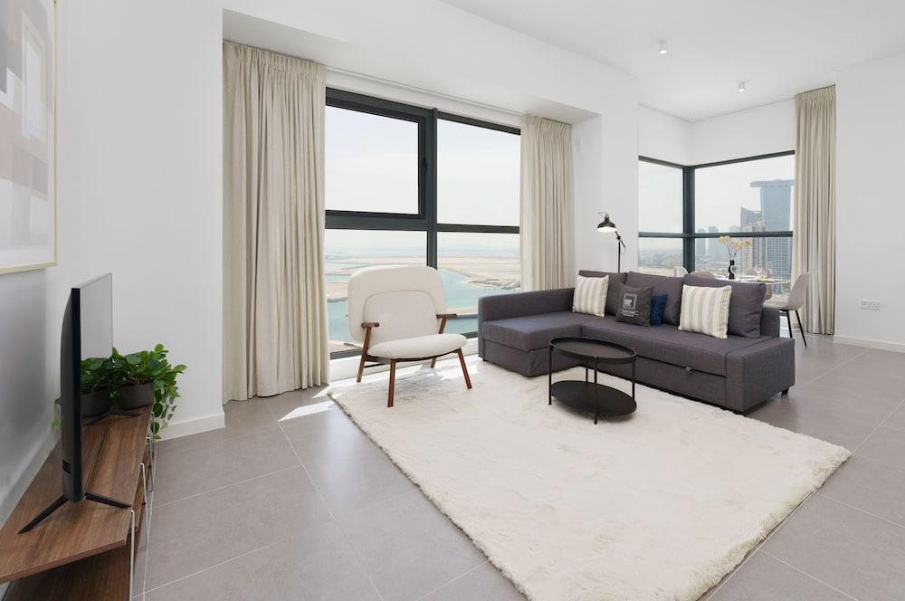 Maison Privee - Modern & Panoramic Sea View Apt on Al Reem Island Room Type - Apartment