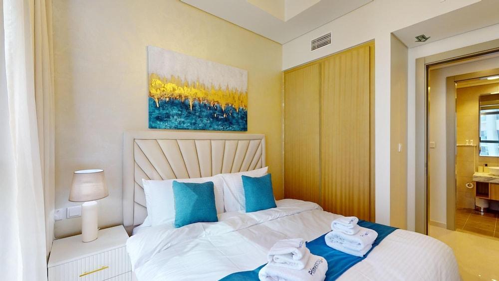Primestay - 2BR Aykon Tower - Dubai - Tap to explore photos