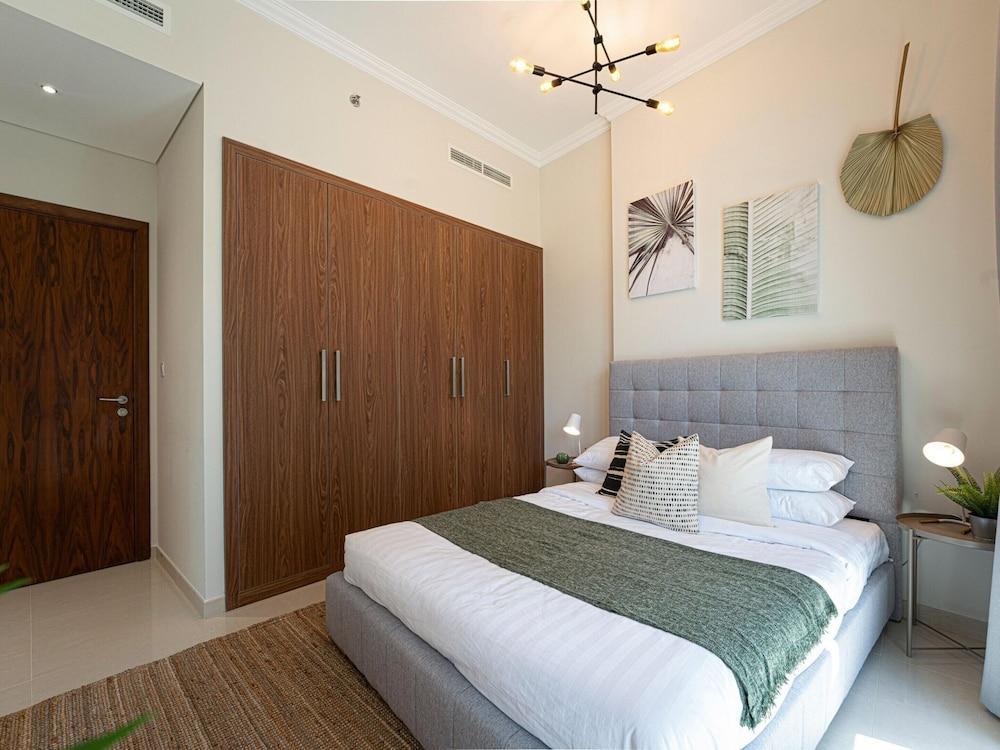 Luxe 2BR by Dubai Mall Gym/pool by Belvilla - Tap to explore photos