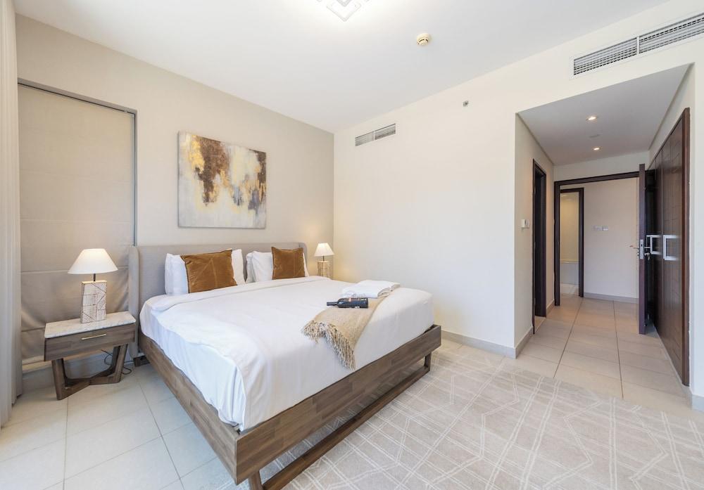 EDEN'S Homes & Villas - BLVD central