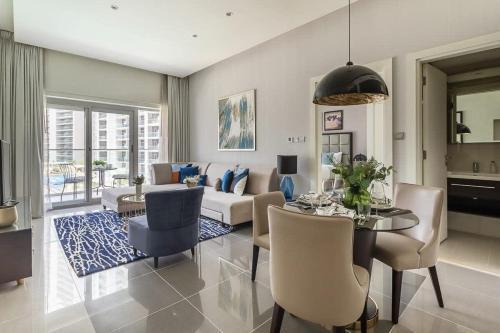 GLOBALSTAY. DAMAC Majestine Apartments - Tap to explore photos
