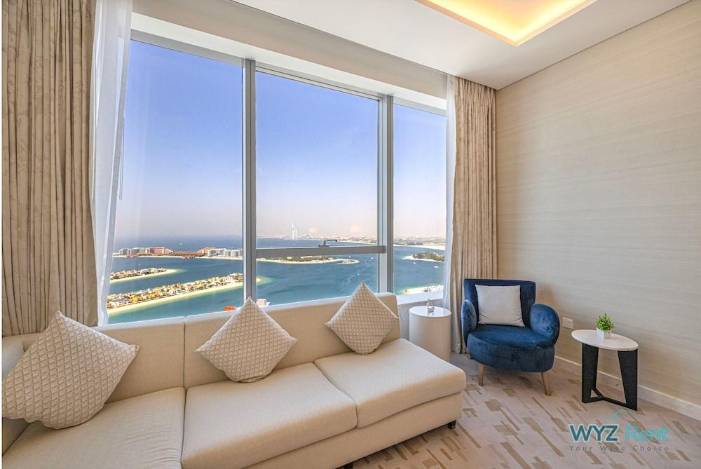 Luxurious studio in St Regis Palm View Room Type - Superior Apartment