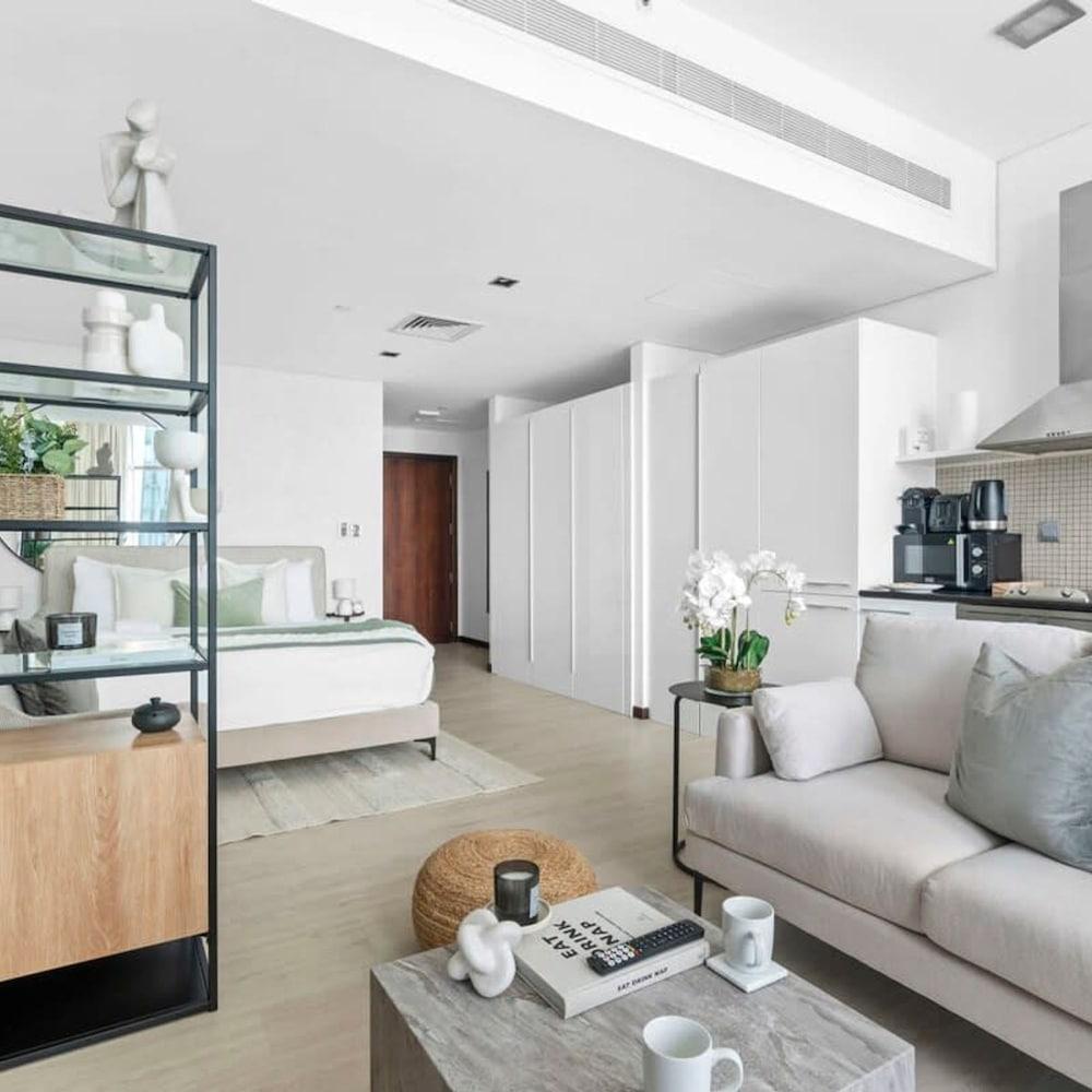 Silkhaus Modern Studio in Difc Business Ideal