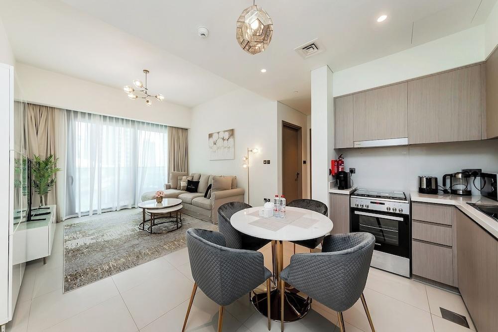 Fabulous 1BR in Act Two Emaar Downtown - Tap to explore photos
