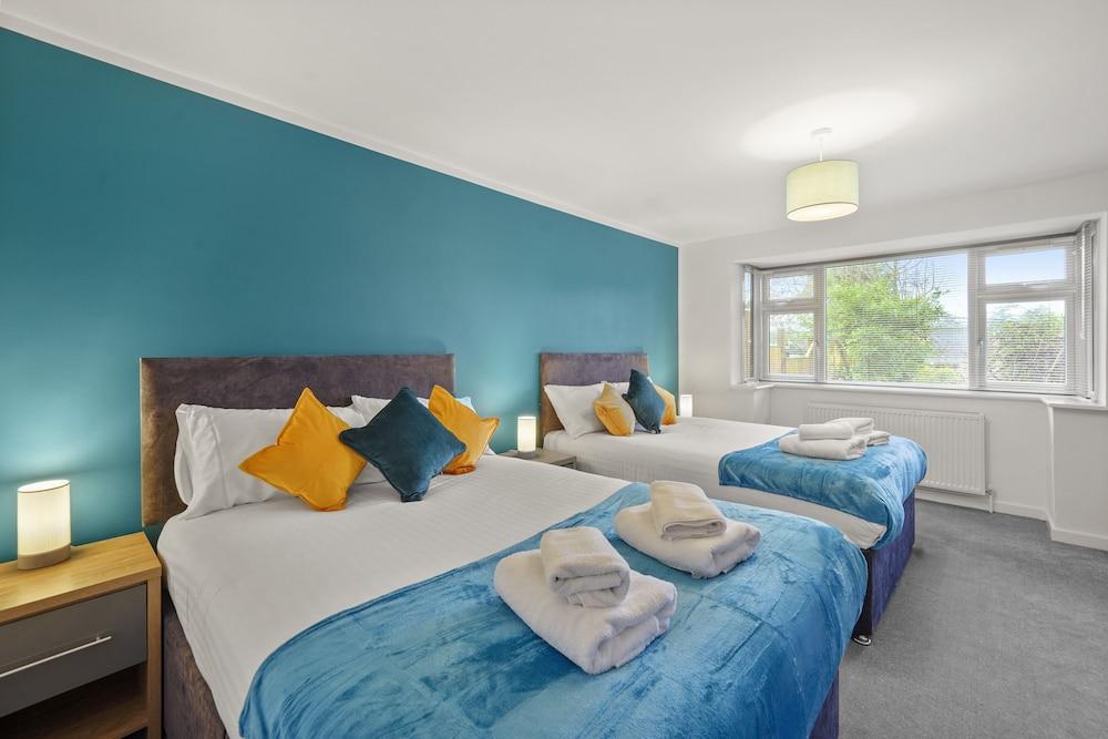 Beautiful 2 Bed Flat in Barnet - Tap to explore photos