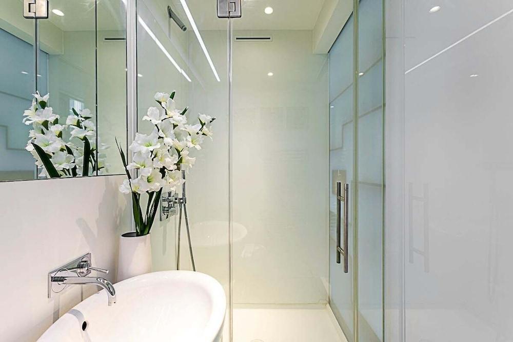 Idyllic Covent Garden Flat - Tap to explore photos