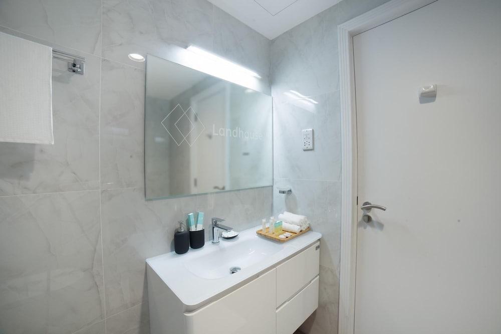 Luxe Studio Near Discovery Gardens Metro Station - Tap to explore photos
