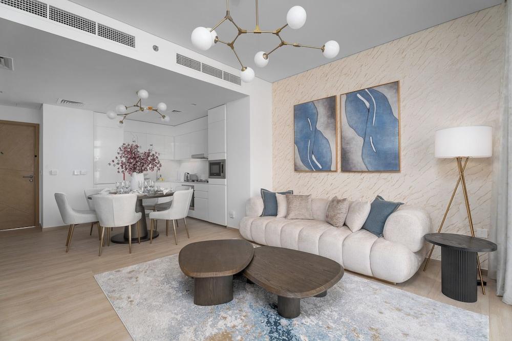 Nasma Holiday Homes - Palace Residences - Tap to explore photos
