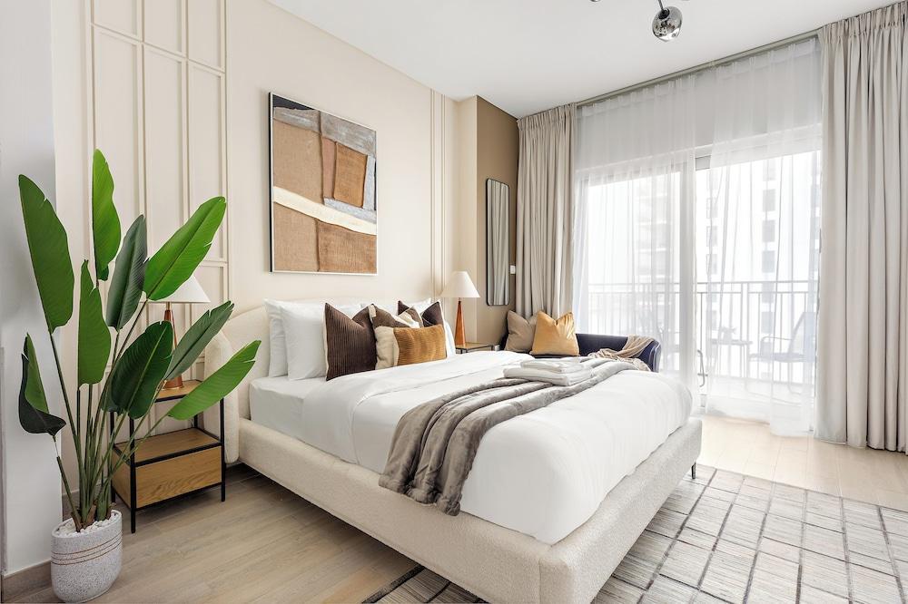 Silkhaus Waters Edge Tower - Yas Island Room Type - Classic Studio