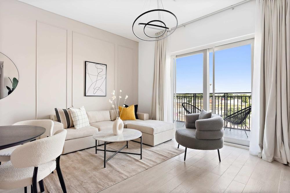 Silkhaus Waters Edge Tower - Yas Island Room Type - Luxury Apartment