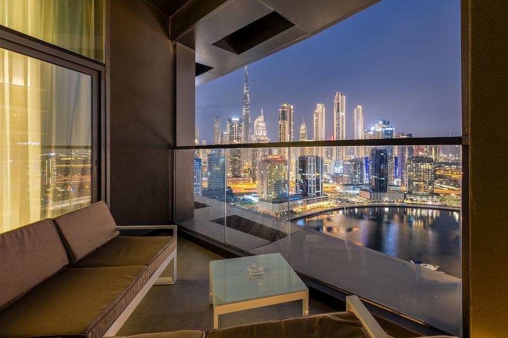 Waves - Seaside Splendor 2BR in Dubai's Business Bay
