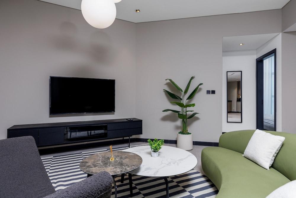 Waves - Seaside Splendor 2BR in Dubai's Business Bay - Tap to explore photos