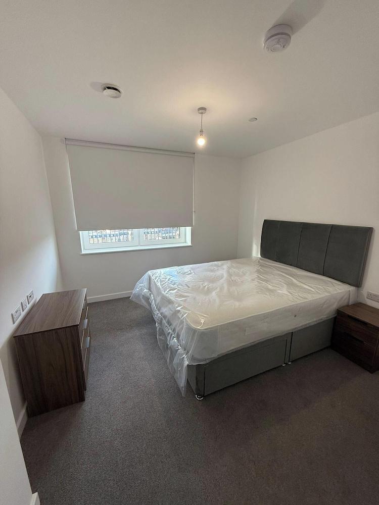 Stratforf 2-bed Apt, Sleeps 4 With Private Garden