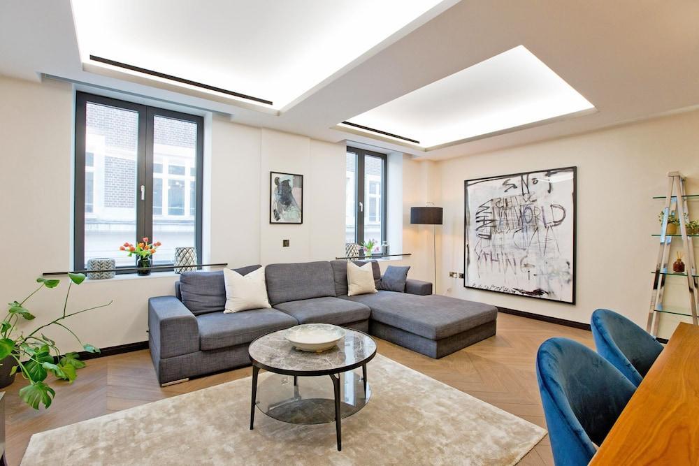 2-bed Superior Apt 103 - Tap to explore photos