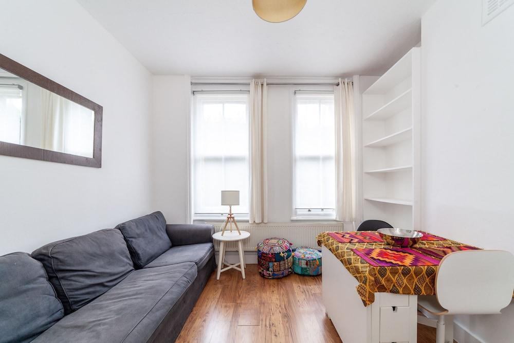 Charming and Cosy flat - Tap to explore photos