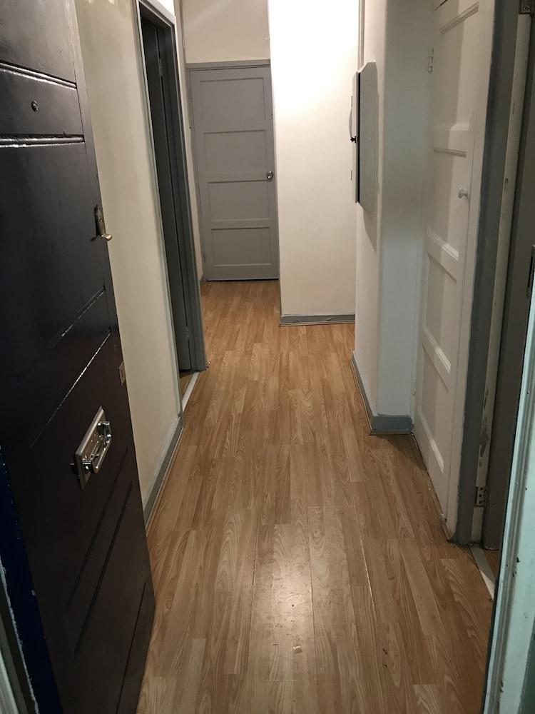 Charming 3-bed Flat in London - Tap to explore photos
