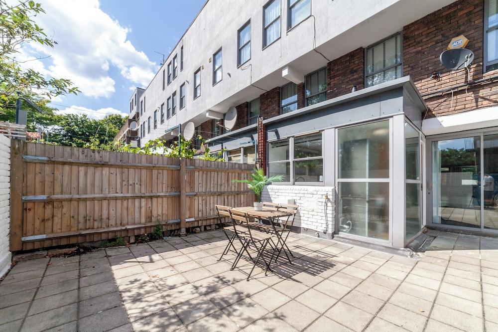 The Canonbury Apartment - Tap to explore photos