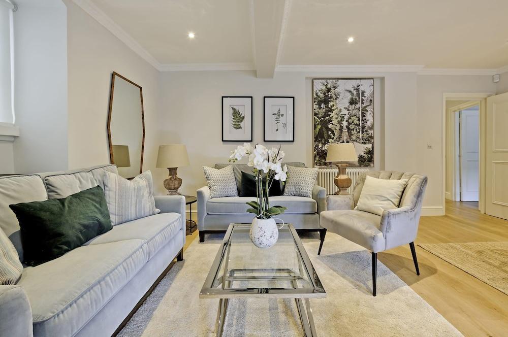 Long Stay Discounts - Huge Kensington Garden Flat - Tap to explore photos