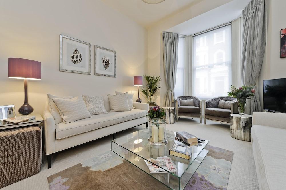Long Stay Discounts - Charming 1 Bed Flat Chelsea - Tap to explore photos