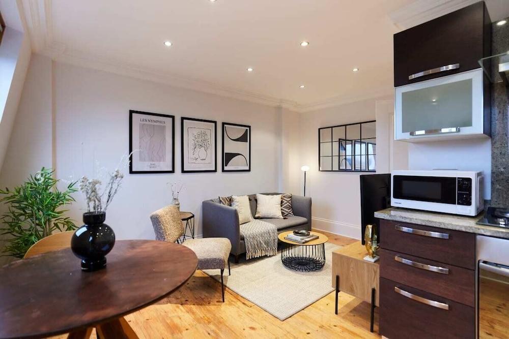 The London Cradle - Spacious 1bdr Flat - Tap to explore photos