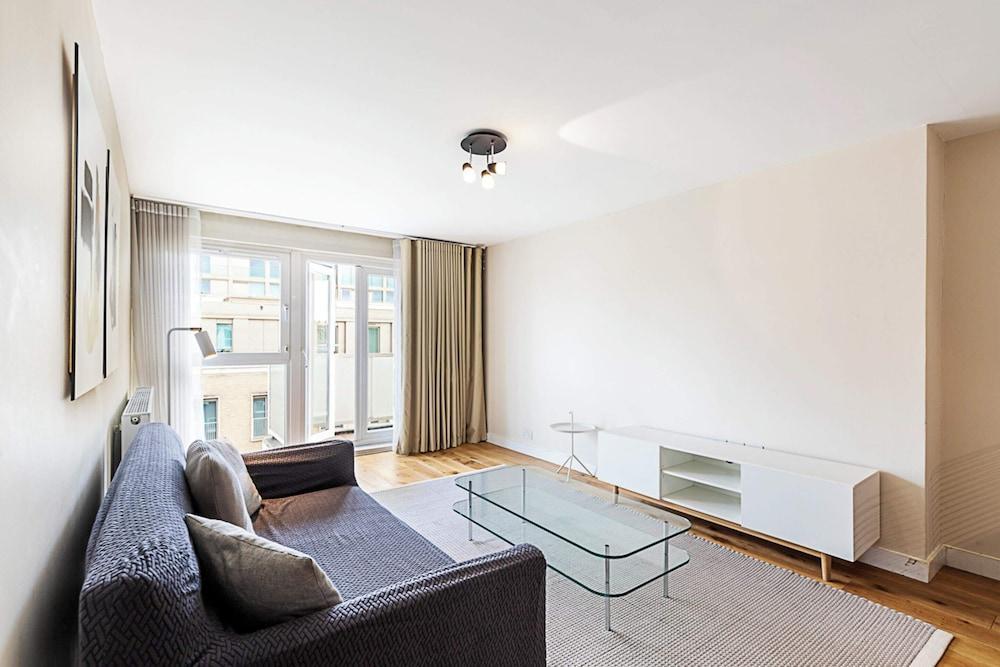 Modern Apartment With Balcony - Tap to explore photos