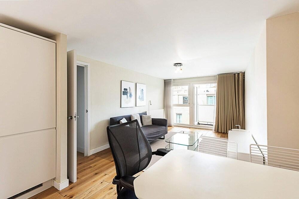 Modern Apartment With Balcony - Tap to explore photos