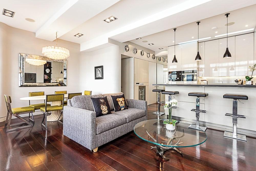 Lavish Mews House - Notting Hill - Tap to explore photos