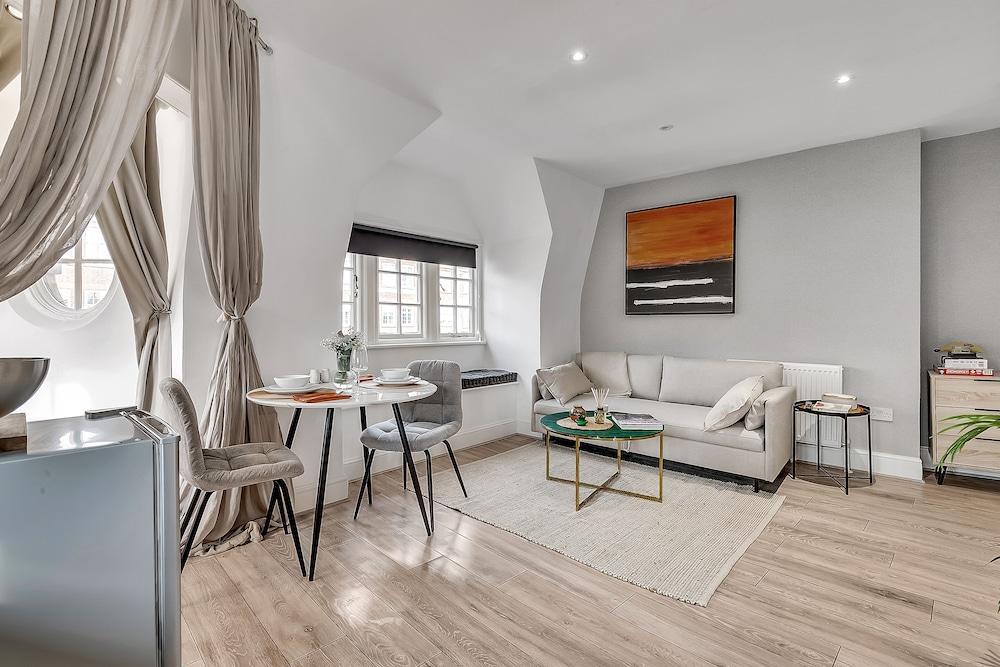 Lovely Kensington Apartments - Tap to explore photos