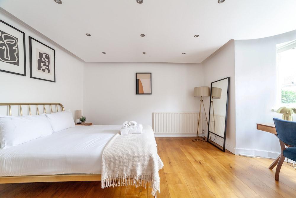 Stylish 3bed Camden Town & King's Cross - Tap to explore photos